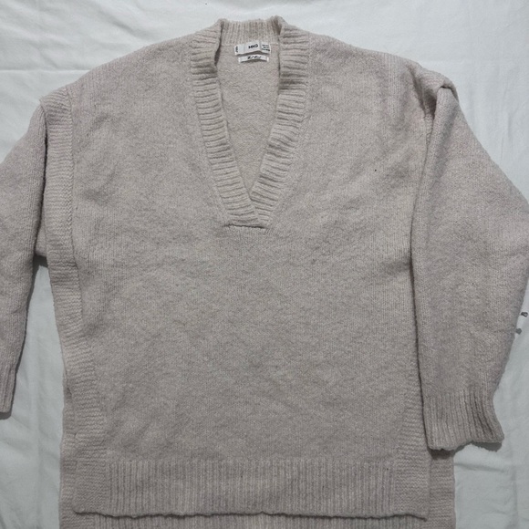 Cozy Cream V-Neck Sweater - Picture 3 of 8